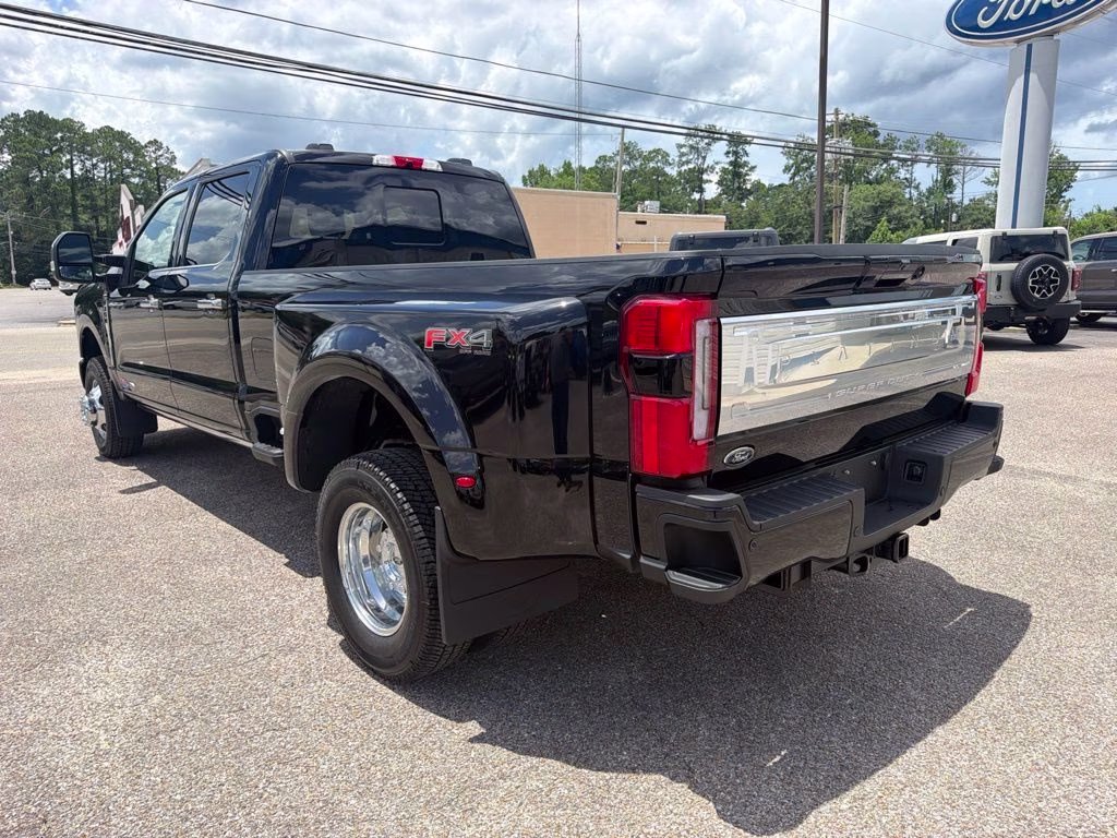 2026 Agate Black Metallic Ford Super Duty F-350 DRW Platinum 4X4 Truck