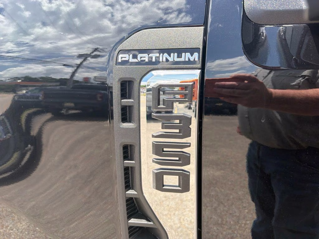 2026 Agate Black Metallic Ford Super Duty F-350 DRW Platinum 4X4 Truck