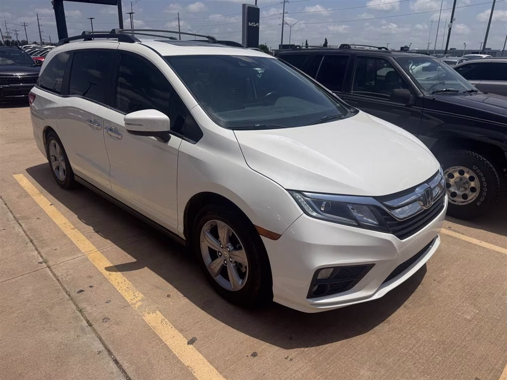 2018 White Diamond Pearl Honda Odyssey EX-L FWD Van