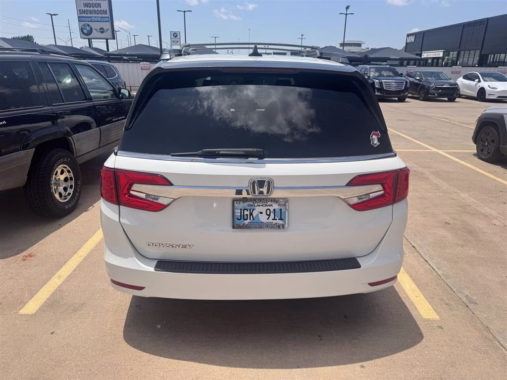 2018 White Diamond Pearl Honda Odyssey EX-L FWD Van