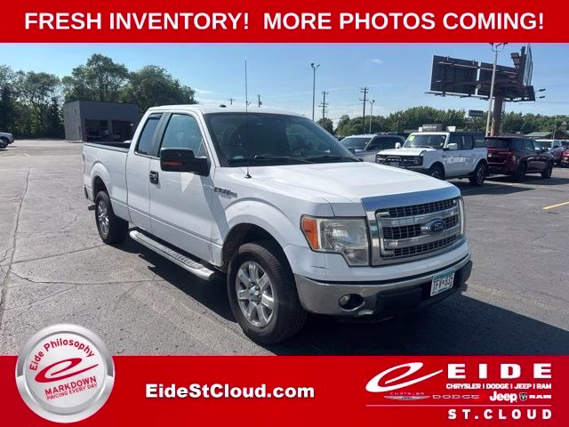2014 Oxford White Ford F-150 XLT RWD Truck