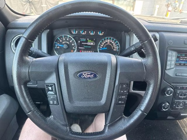 2014 Oxford White Ford F-150 XLT RWD Truck
