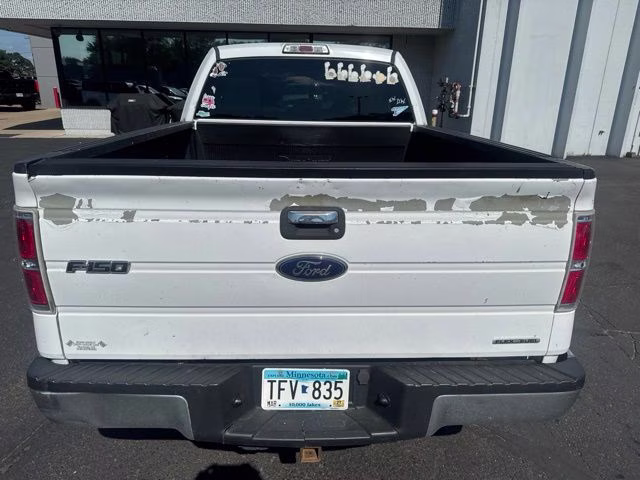 2014 Oxford White Ford F-150 XLT RWD Truck