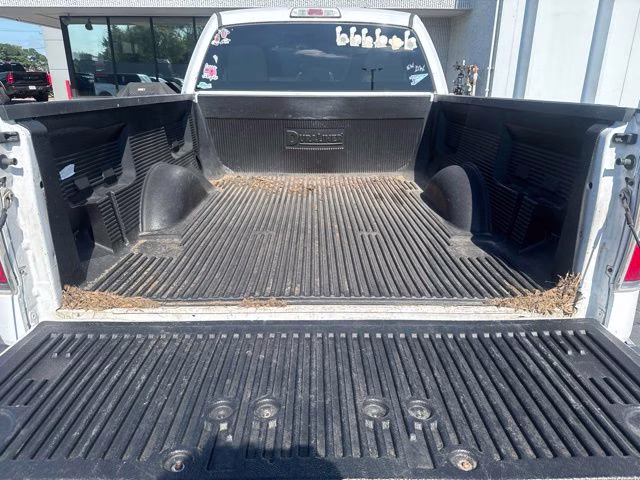 2014 Oxford White Ford F-150 XLT RWD Truck