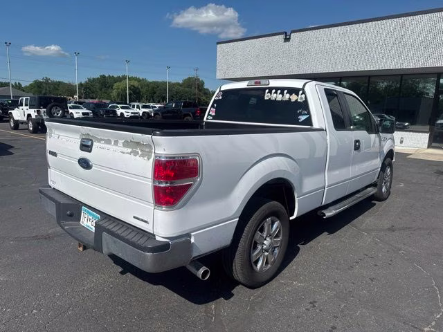 2014 Oxford White Ford F-150 XLT RWD Truck