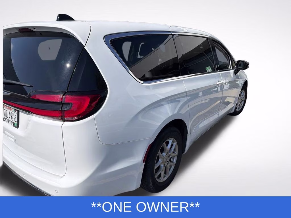 2024 Bright White Clearcoat Chrysler Pacifica Touring L FWD Van