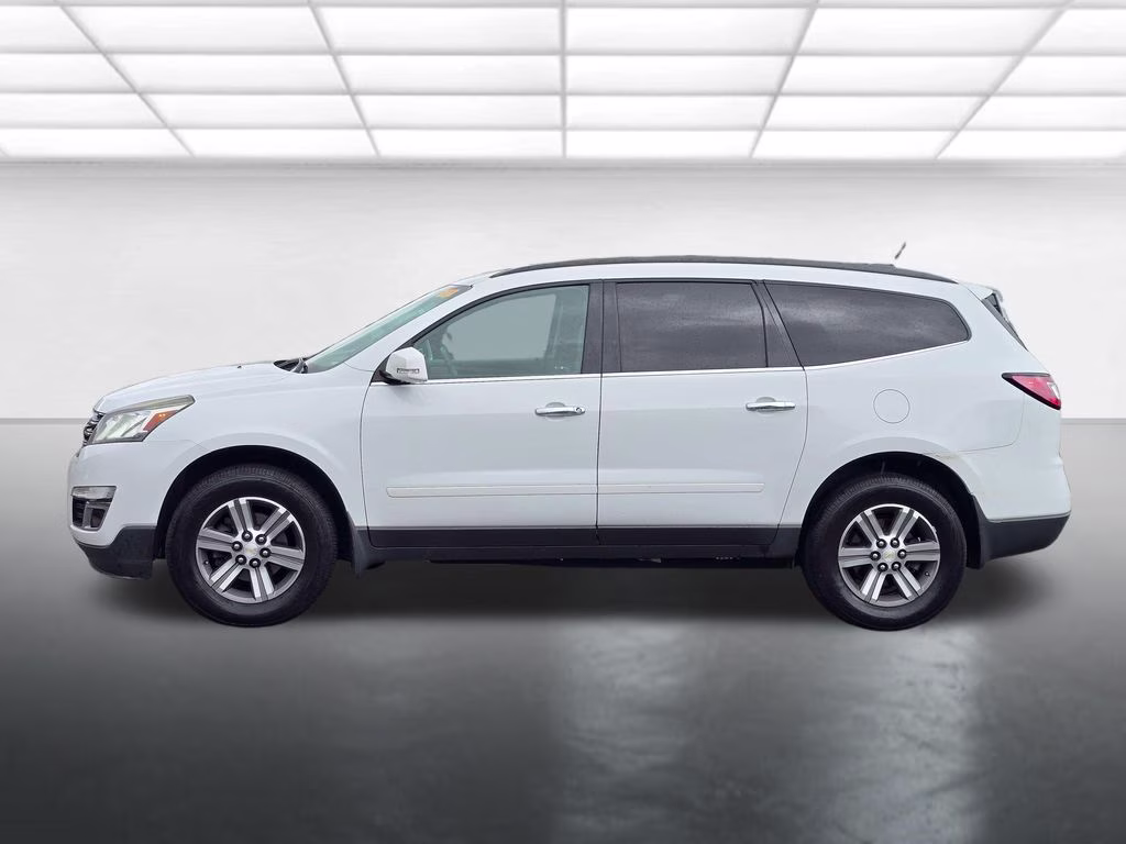 2017 Summit White Chevrolet Traverse 2LT FWD SUV