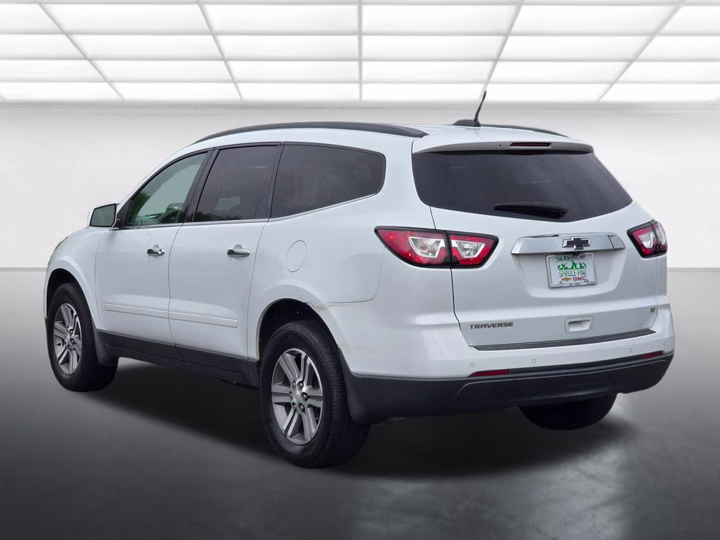 2017 Summit White Chevrolet Traverse 2LT FWD SUV