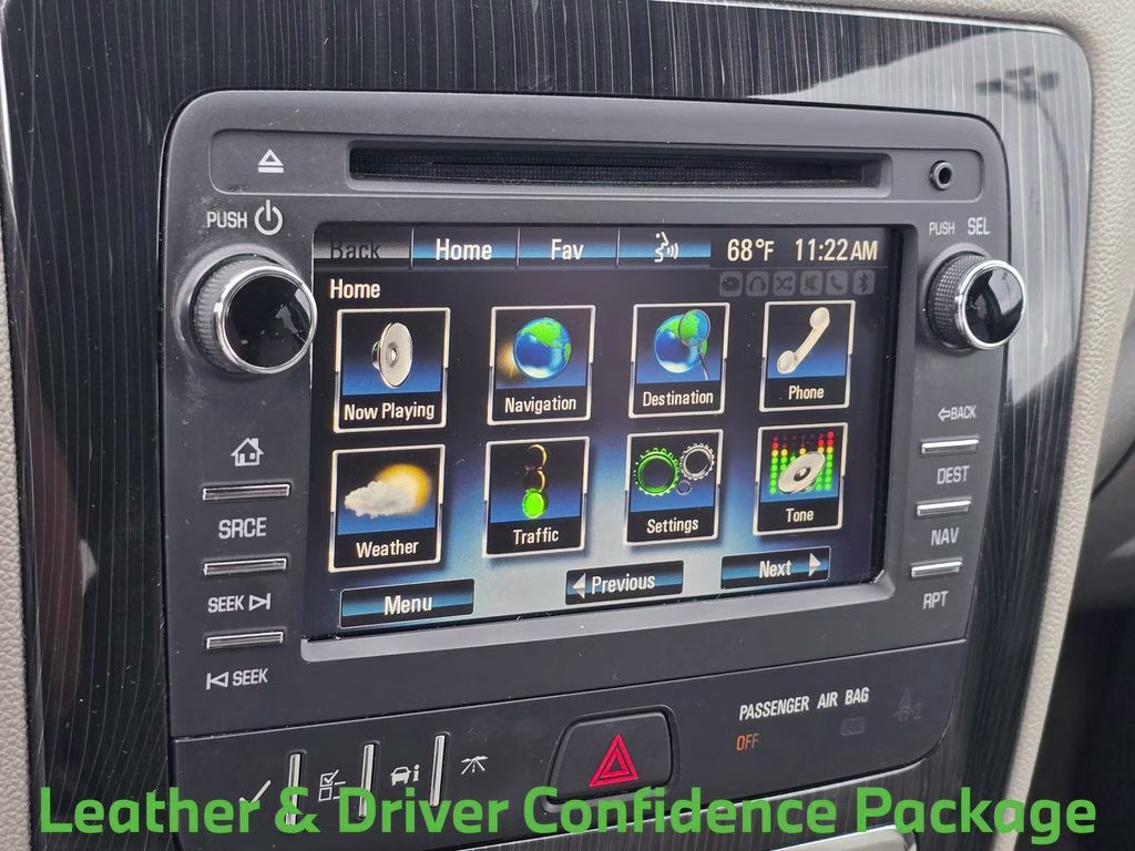 2017 Summit White Chevrolet Traverse 2LT FWD SUV
