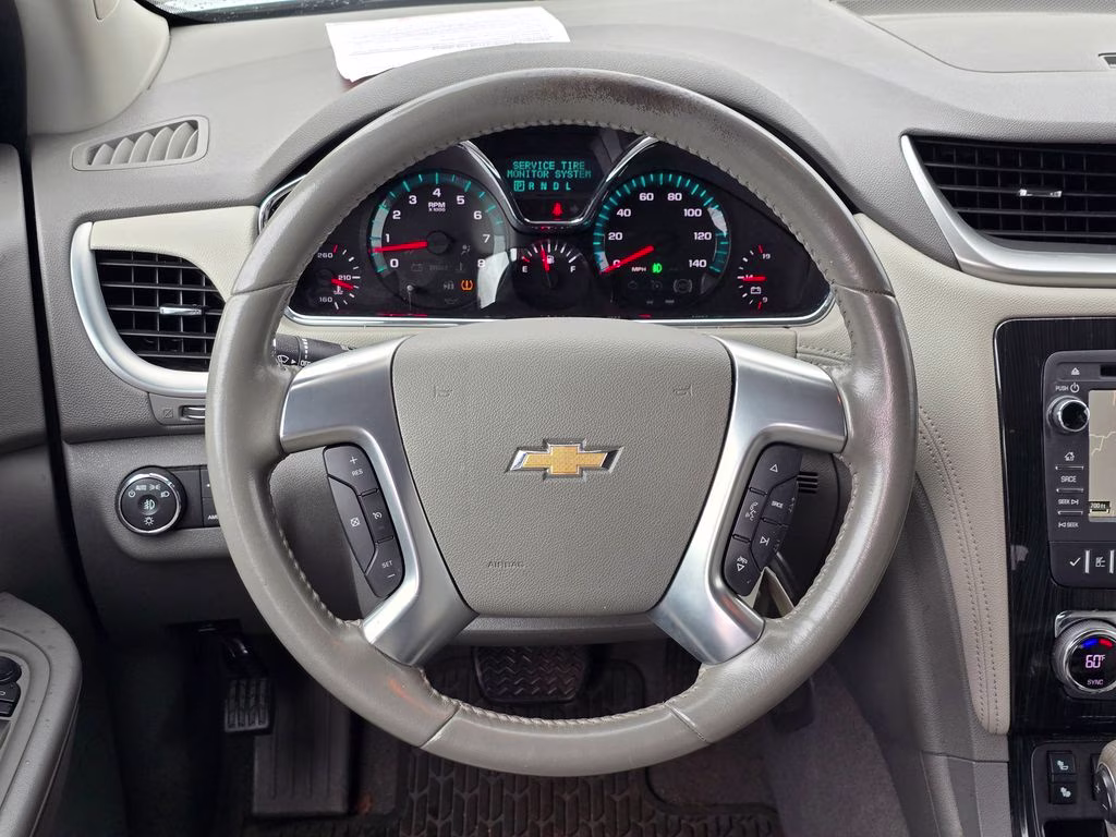 2017 Summit White Chevrolet Traverse 2LT FWD SUV