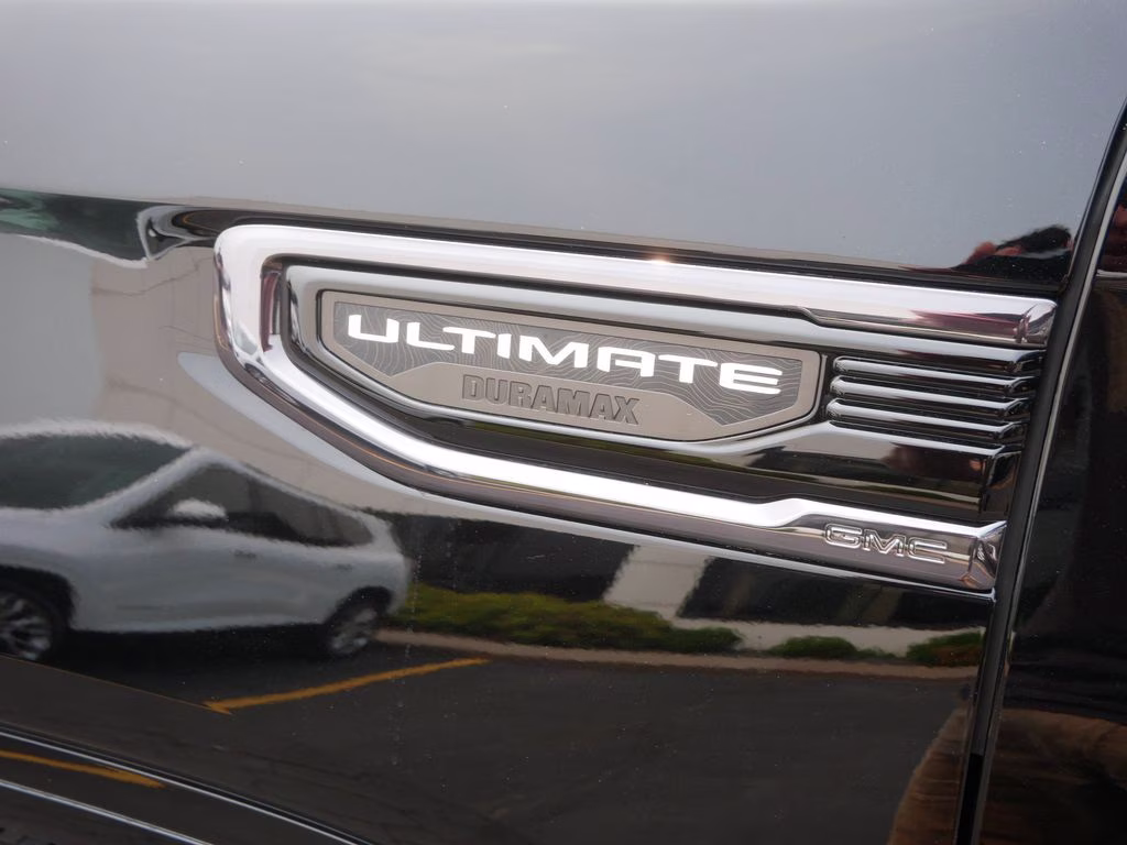 2025 Onyx Black GMC Sierra 1500 Denali Ultimate w/ 5SB Preferred Equipment Group 4X4 Truck