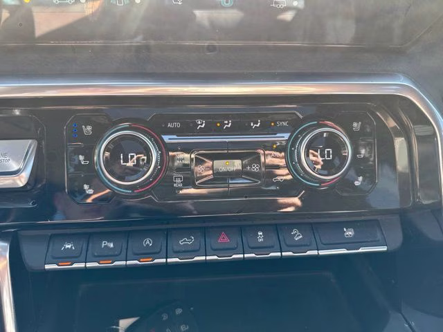2022 White Frost Tricoat GMC Sierra 1500 Denali 4X4 Truck
