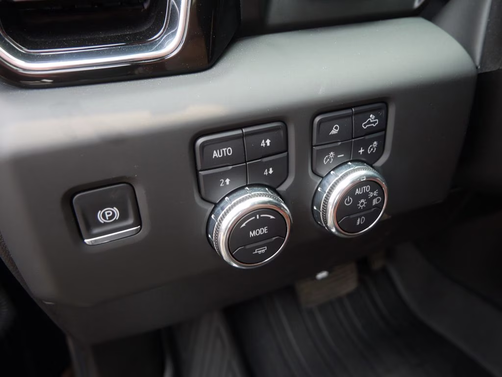 2025 Onyx Black GMC Sierra 1500 Denali Ultimate w/ 5SB Preferred Equipment Group 4X4 Truck