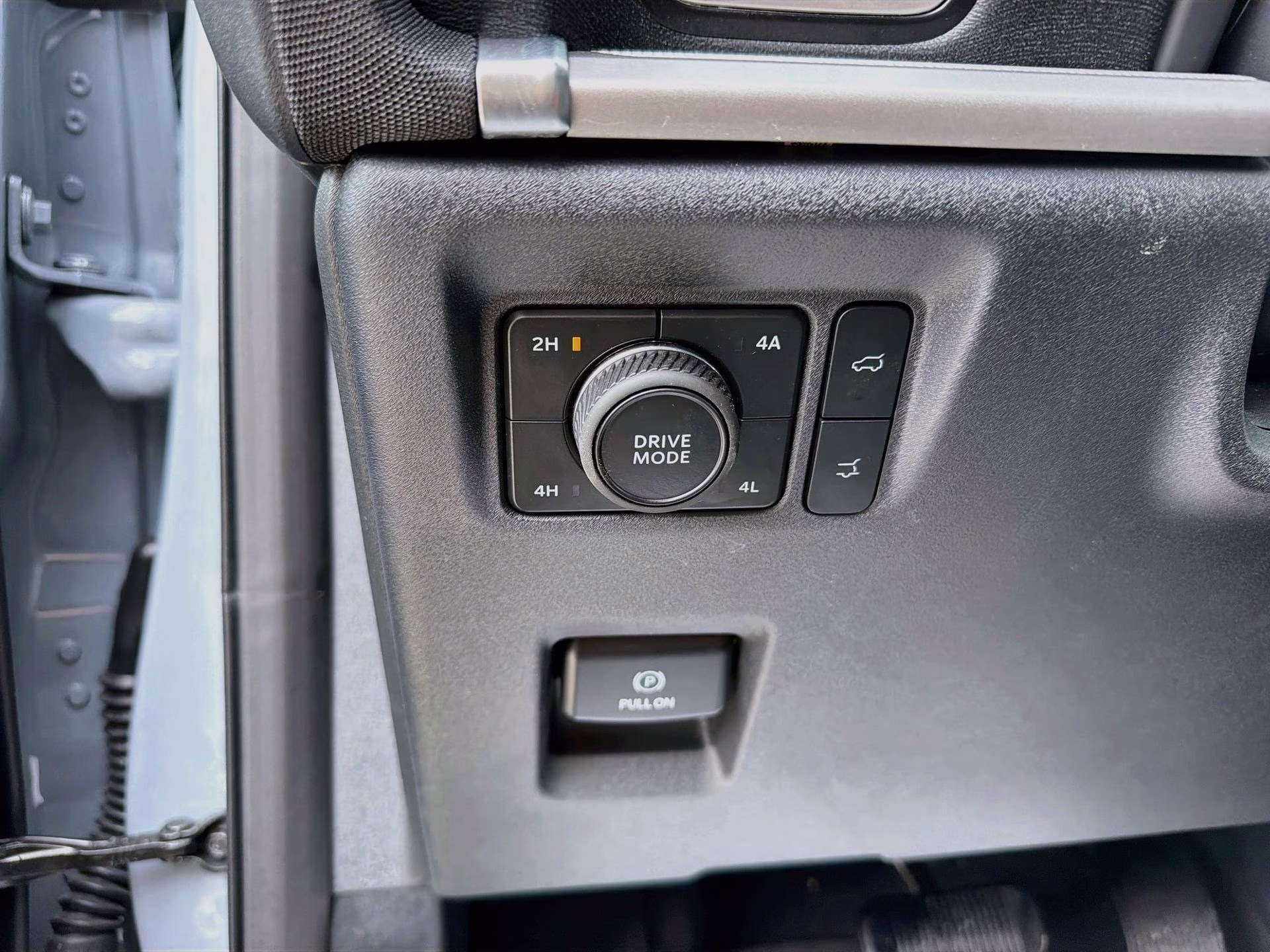 2026 Glacier Gray Metallic Tri-Coat Ford Expedition Max Active 4X4 SUV