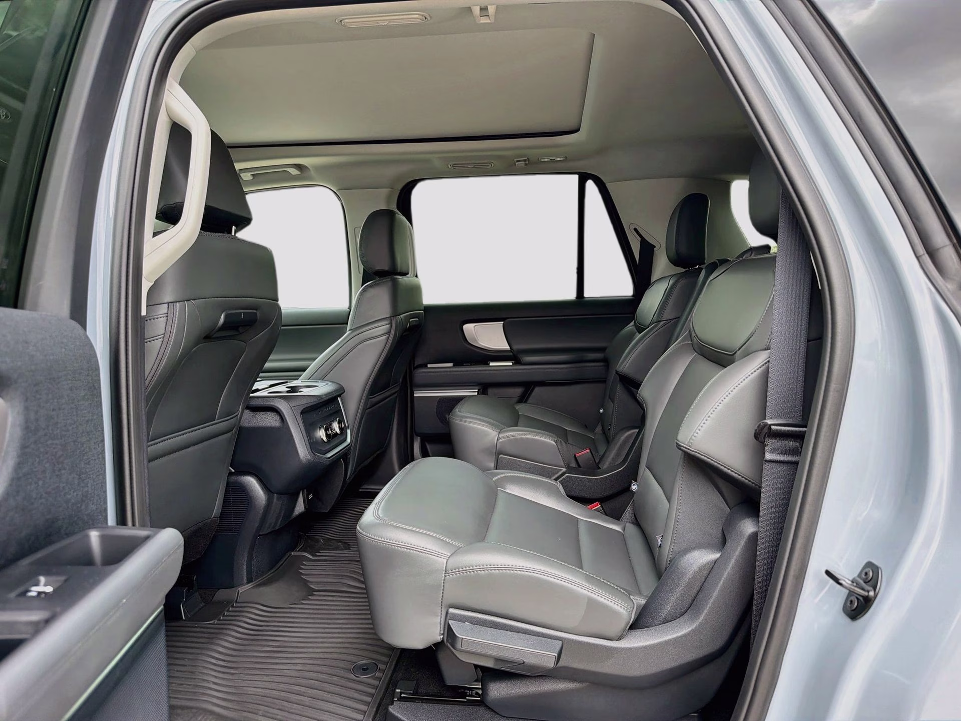 2026 Glacier Gray Metallic Tri-Coat Ford Expedition Max Active 4X4 SUV