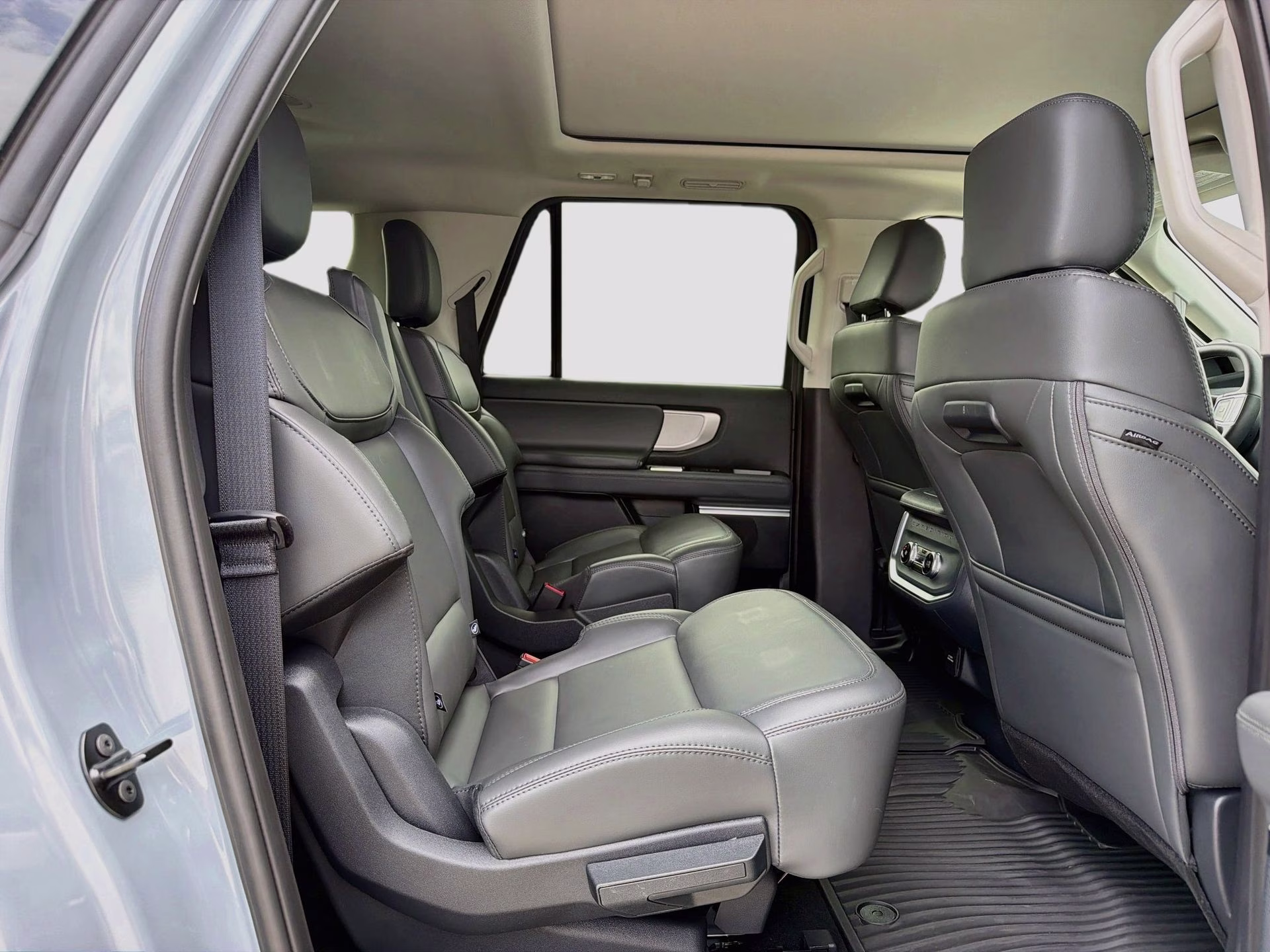 2026 Glacier Gray Metallic Tri-Coat Ford Expedition Max Active 4X4 SUV