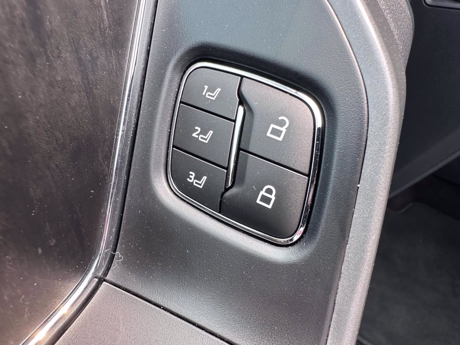 2022 Ford F-150 Lariat - Photo 11