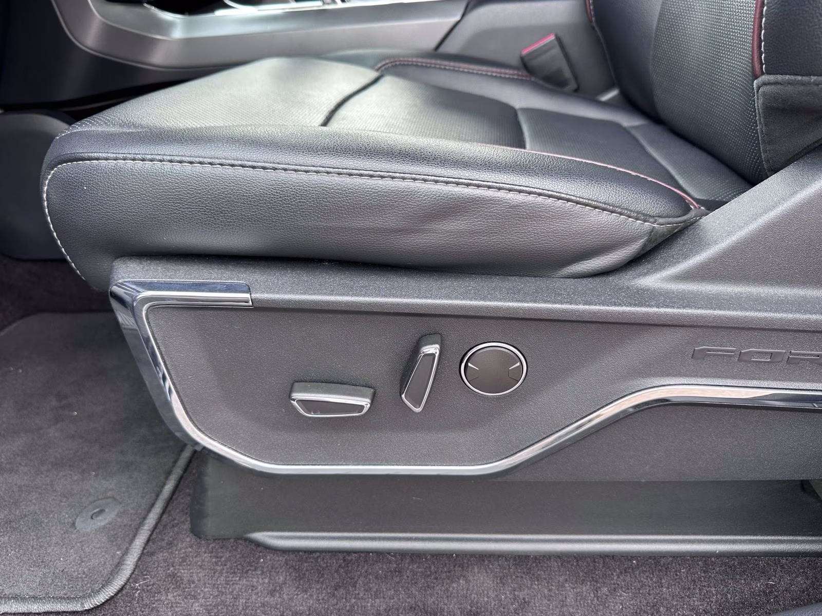 2022 Ford F-150 Lariat - Photo 12