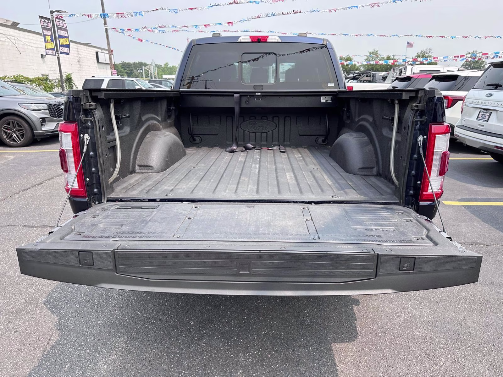 2022 Ford F-150 Lariat - Photo 8