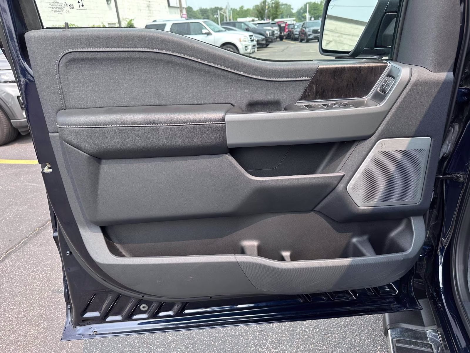 2022 Ford F-150 Lariat - Photo 9