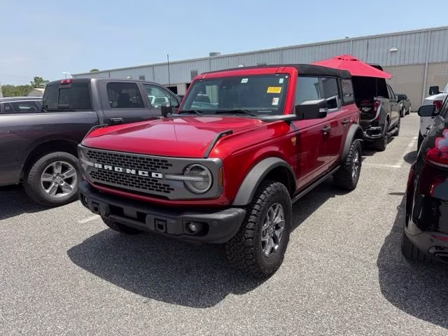 2023 Hot Pepper Red Metallic Tinted Clearcoat Ford Bronco Badlands 4X4 Convertible
