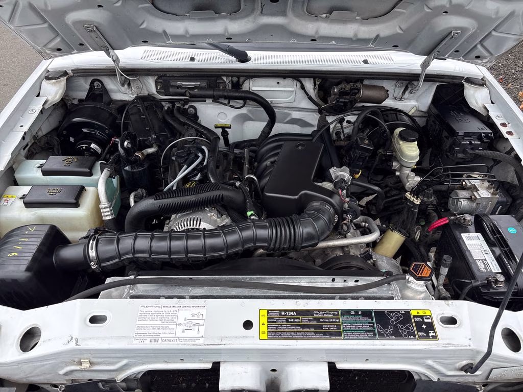 2004 White Ford Ranger XLT RWD Truck