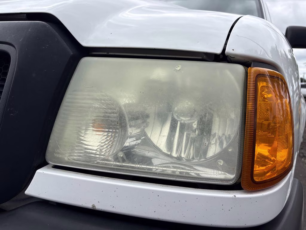 2004 White Ford Ranger XLT RWD Truck