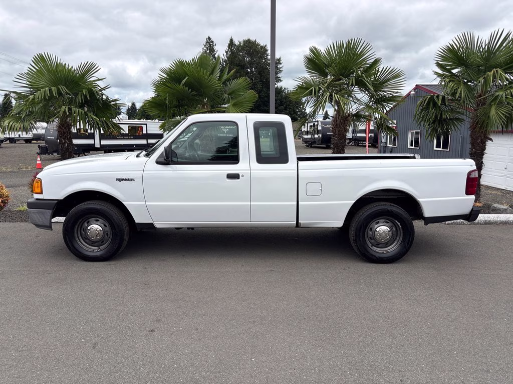 2004 White Ford Ranger XLT RWD Truck