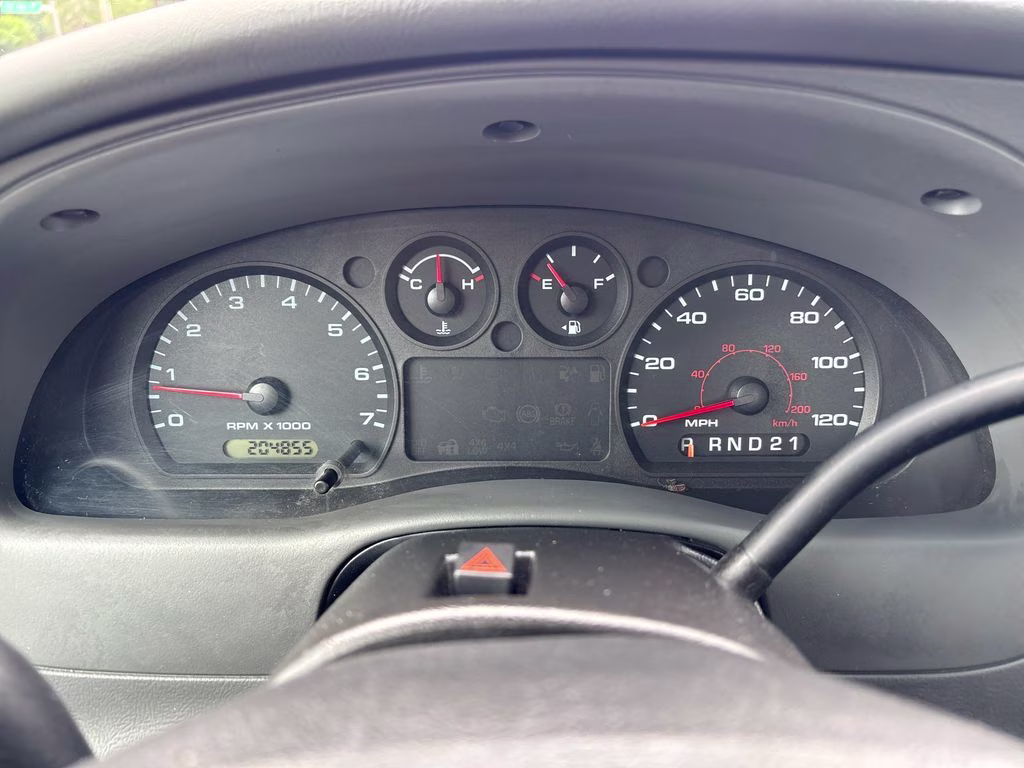 2004 White Ford Ranger XLT RWD Truck
