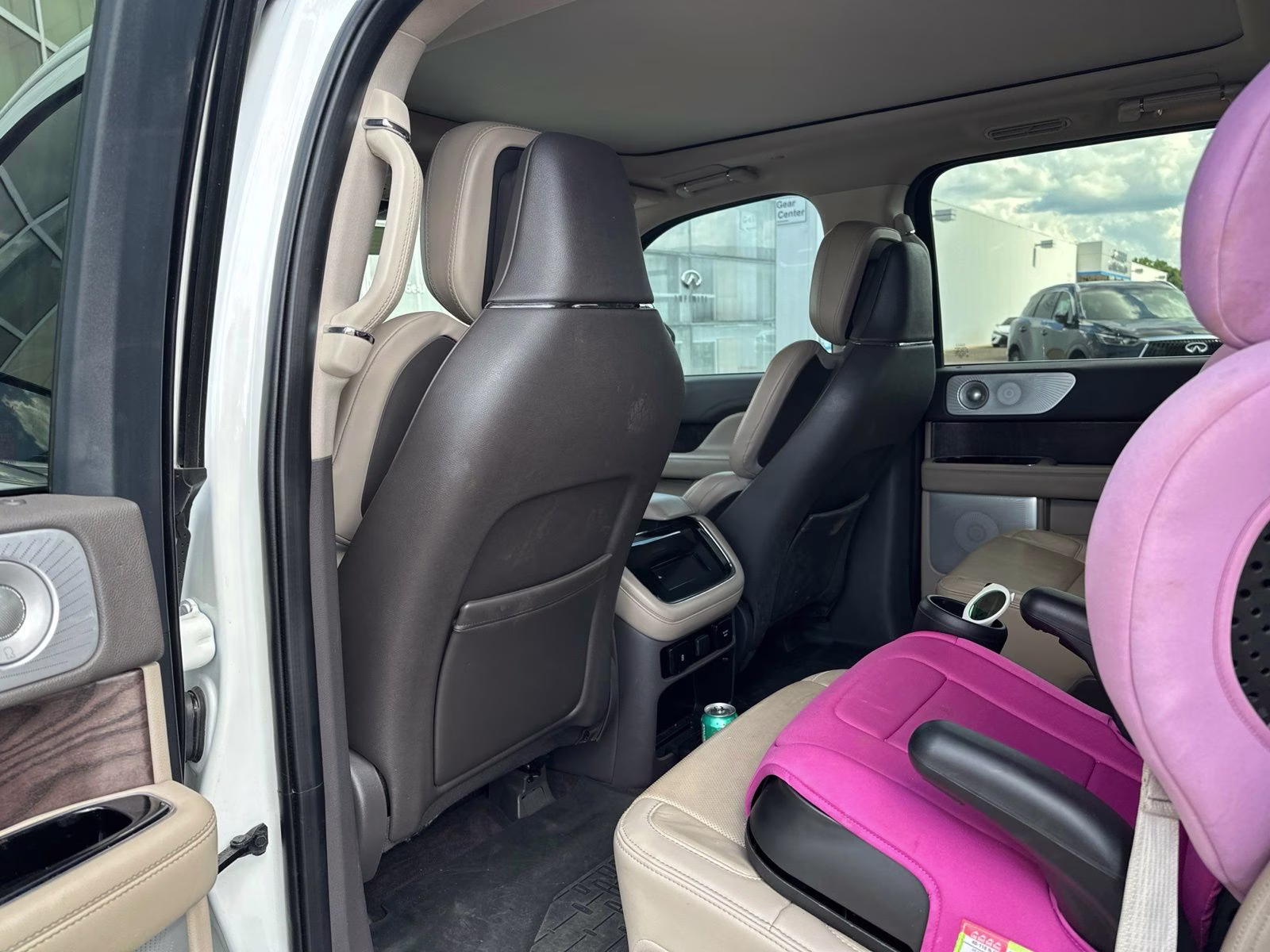 2023 White Metallic Lincoln Navigator Reserve 4X4 SUV