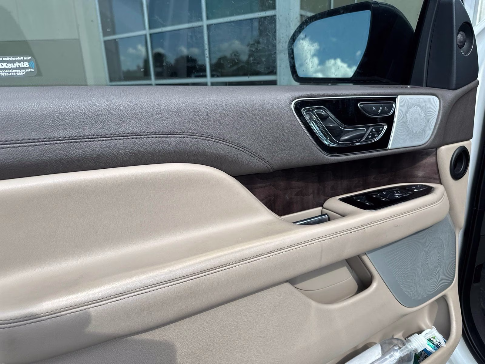 2023 White Metallic Lincoln Navigator Reserve 4X4 SUV