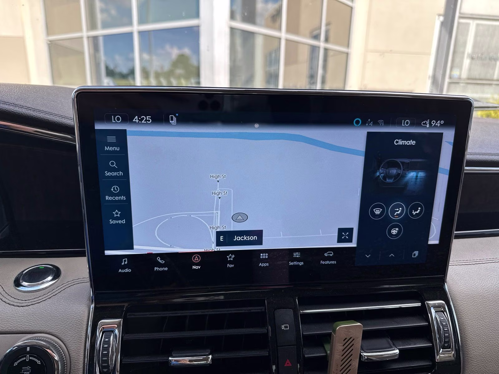 2023 White Metallic Lincoln Navigator Reserve 4X4 SUV