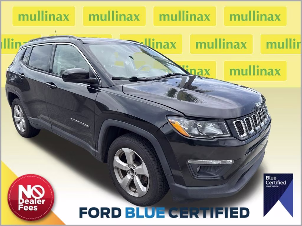 2018 Diamond Black Crystal Pearlcoat Jeep Compass Latitude FWD SUV