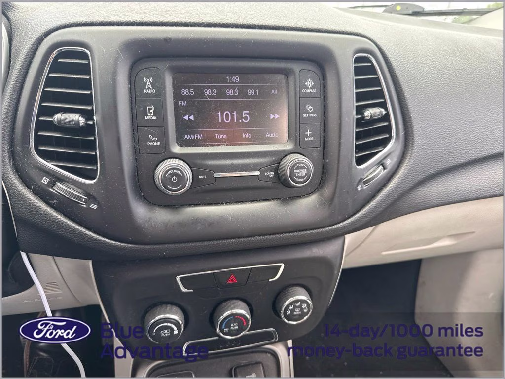 2018 Diamond Black Crystal Pearlcoat Jeep Compass Latitude FWD SUV