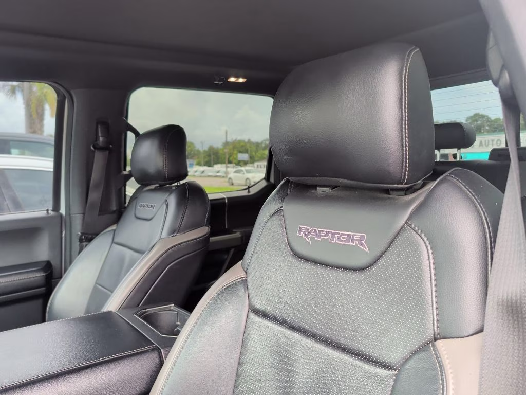 2017 Avalanche Ford F-150 Raptor 4X4 Truck