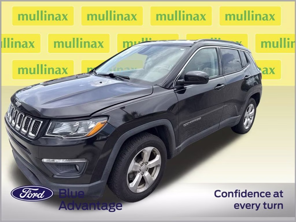 2018 Diamond Black Crystal Pearlcoat Jeep Compass Latitude FWD SUV