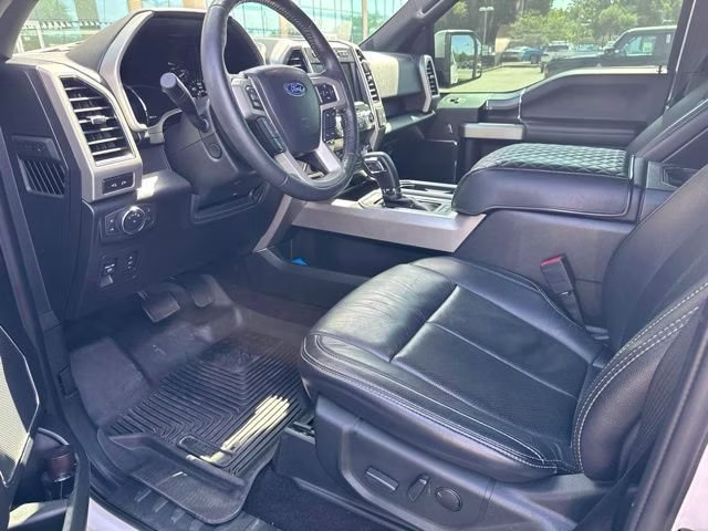 2020 Oxford White Ford F-150 LARIAT Crew Cab Pickup RWD Truck