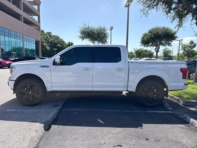 2020 Oxford White Ford F-150 LARIAT Crew Cab Pickup RWD Truck