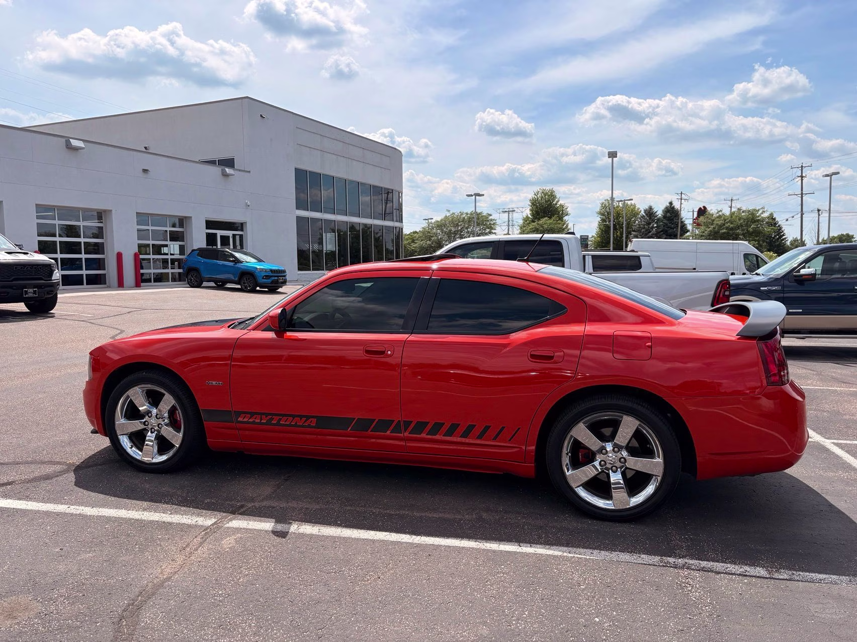 2008 Hemi Orange Pearl Coat Dodge Charger R/T RWD Sedan