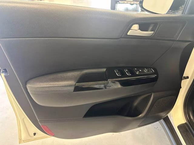 2018 Snow White Pearl Kia Sportage EX AWD SUV