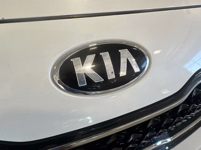 2018 Snow White Pearl Kia Sportage EX AWD SUV