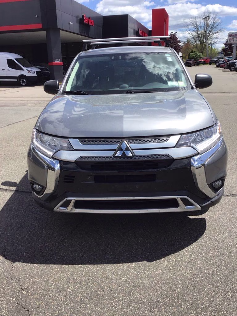 2020 Gray Mitsubishi Outlander ES 4X4 SUV