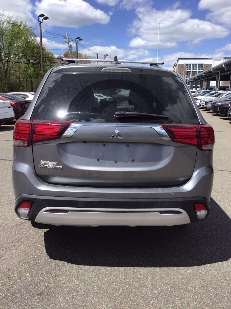2020 Gray Mitsubishi Outlander ES 4X4 SUV