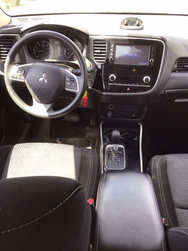 2020 Gray Mitsubishi Outlander ES 4X4 SUV