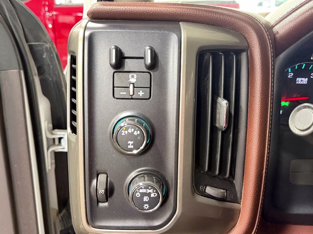 2017 Summit White Chevrolet Silverado 2500HD High Country Duramax Plus w/Preferred Equipt 4X4 Truck