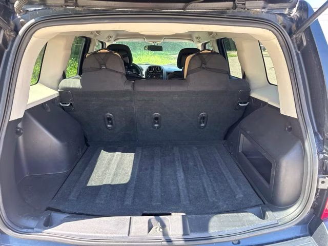 2014 Maximum Steel Metallic Clearcoat Jeep Patriot Sport 4X4 SUV