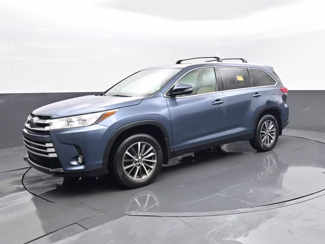 2019 Shoreline Mist Toyota Highlander XLE AWD SUV