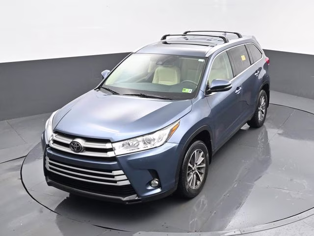 2019 Shoreline Mist Toyota Highlander XLE AWD SUV