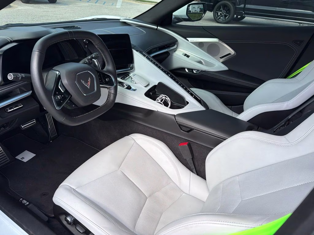 2023 Arctic White Chevrolet Corvette Stingray RWD Convertible