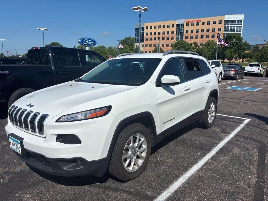 2016 Bright White Clearcoat Jeep Cherokee Latitude w/Cold Weather Group 4X4 SUV
